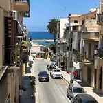 Mizzika Vacanze * Кастелламмаре-дель-Голфо